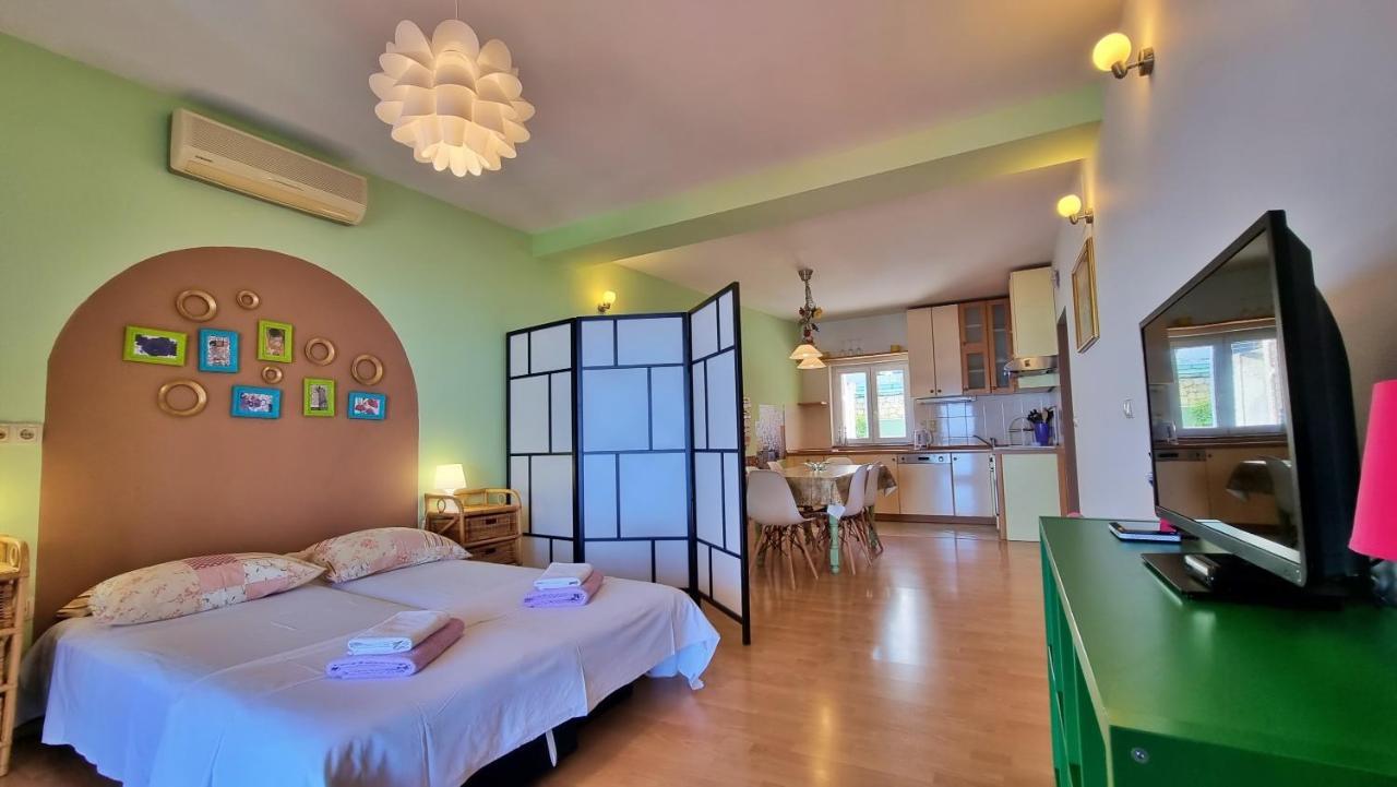 Apartments Soric Оміш Екстер'єр фото